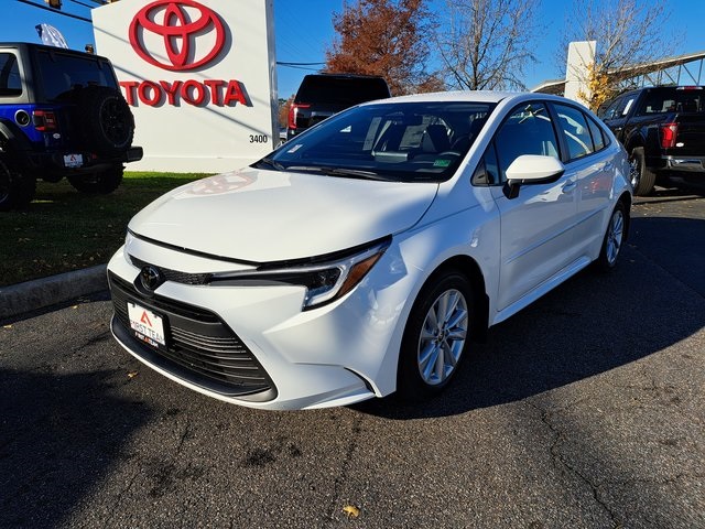 2026 Toyota Corolla LE's photo