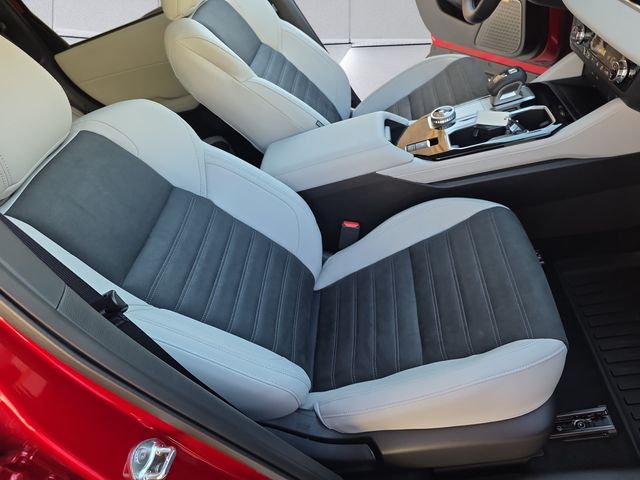 2025 Mitsubishi Outlander SE photo 13