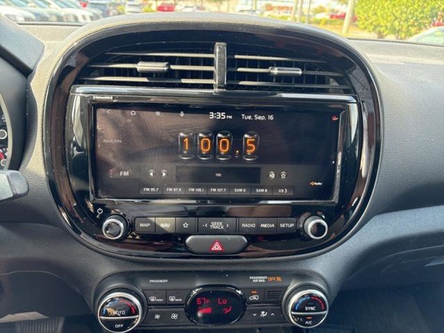 2022 Kia Soul S photo 13