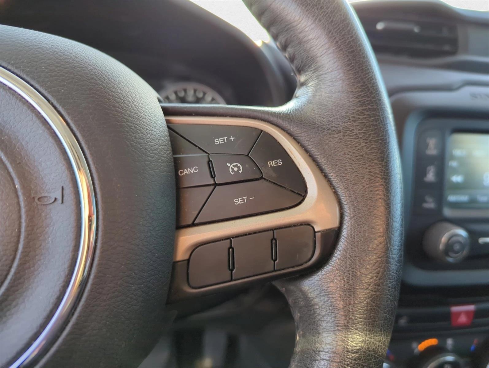2016 Jeep Renegade Latitude photo 17