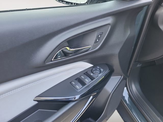 2025 Chevrolet Trax LT photo 9