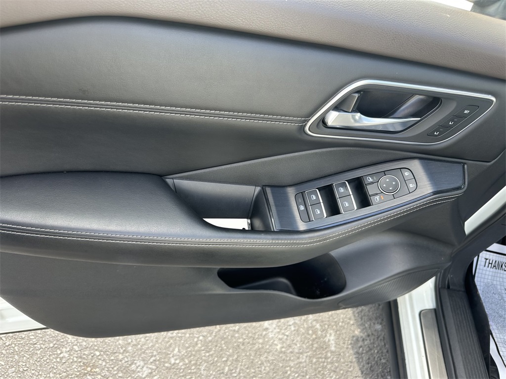 2021 Nissan Rogue Platinum photo 11