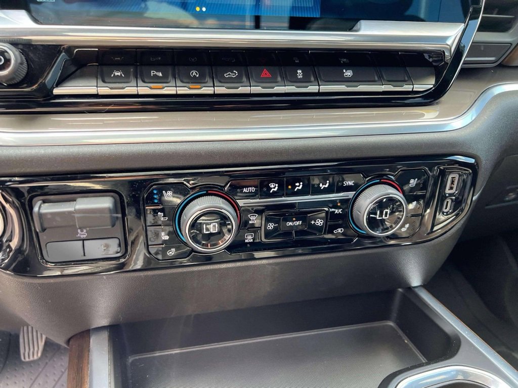 2022 Chevrolet Silverado 1500 High Country photo 12