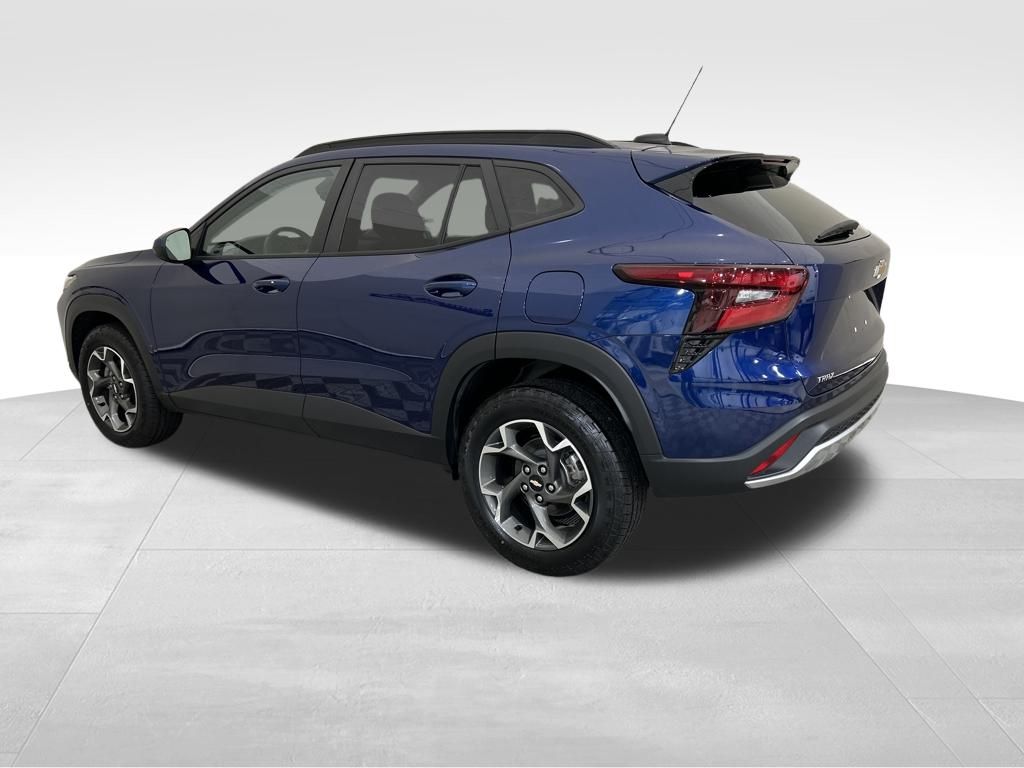 2024 Chevrolet Trax LT photo 5