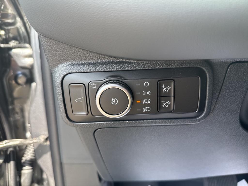 2025 Ford Explorer photo 33