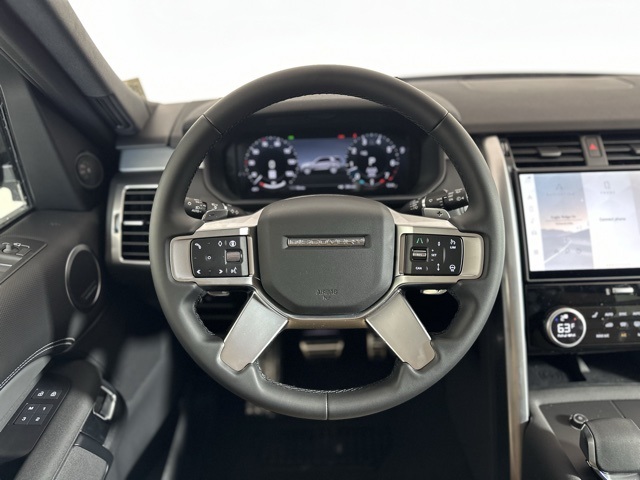 2025 Land Rover Discovery SE photo 25