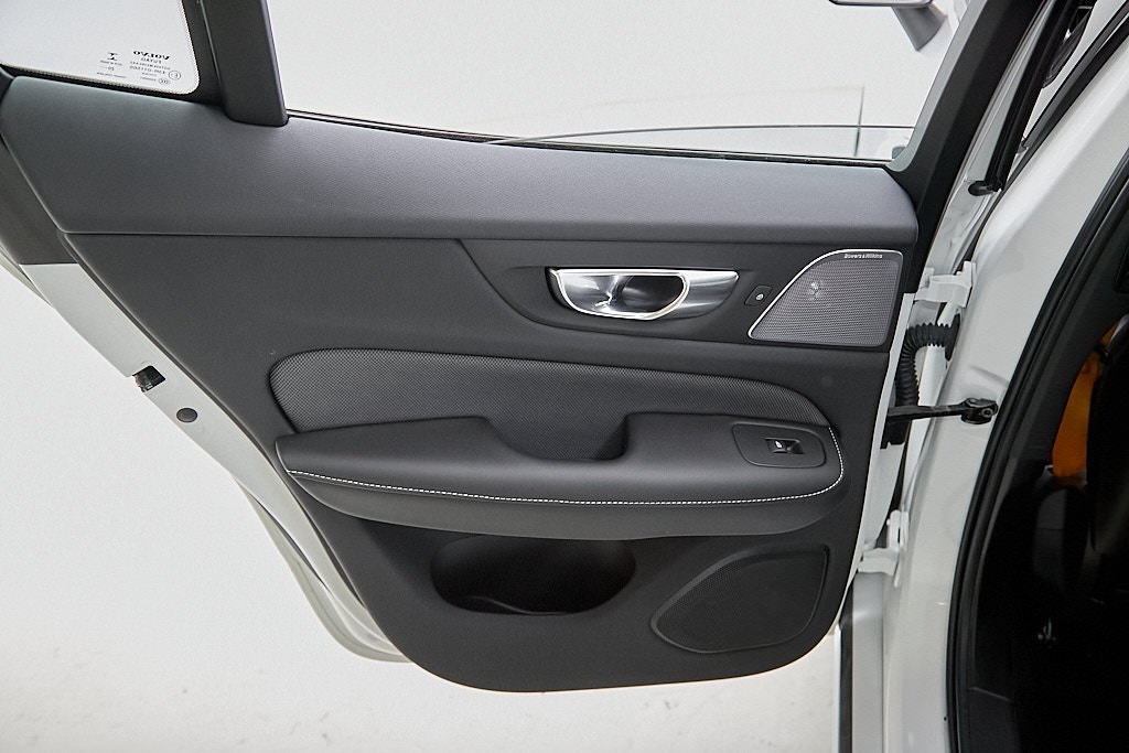 2023 VOLVO S60 - Image 26