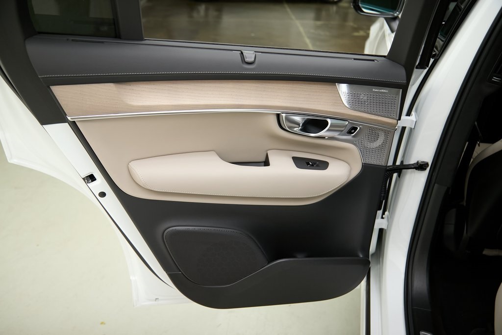 2026 VOLVO XC90 - Image 16