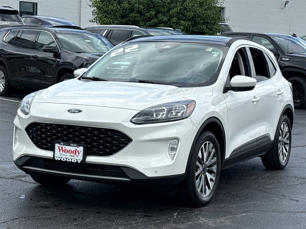 2022 Ford Escape Titanium photo 3