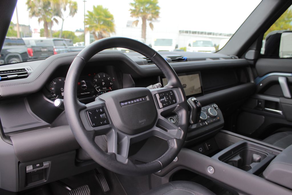 2024 Land Rover Defender 90 X-Dynamic SE photo 13