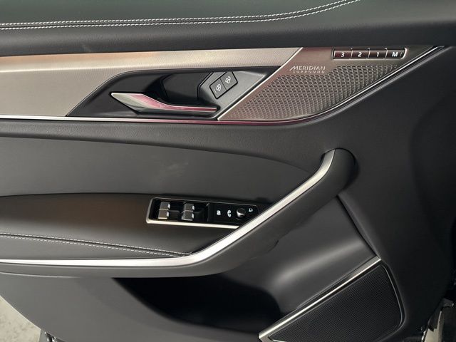 2026 Jaguar F-PACE P250 R-Dynamic S photo 13