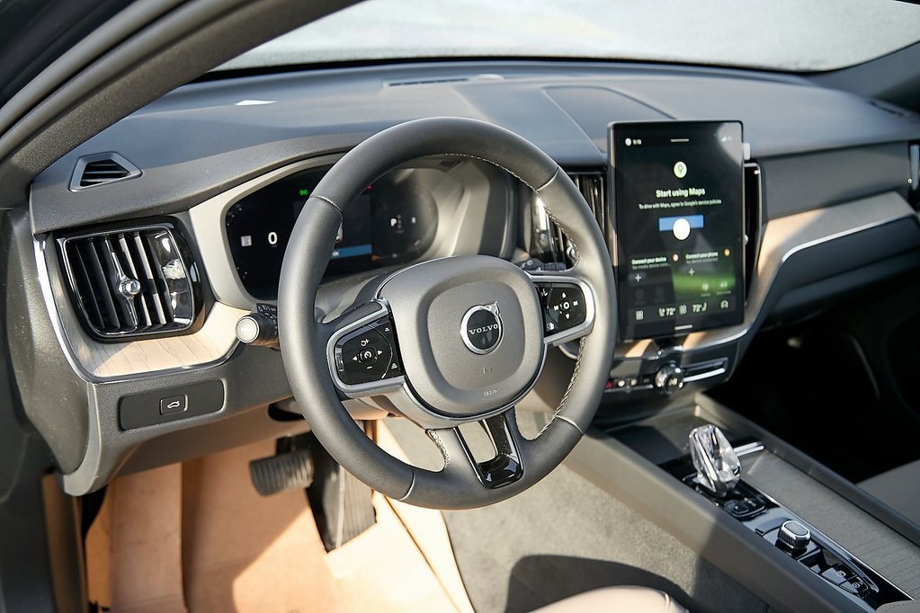 2026 VOLVO XC60 - Image 12