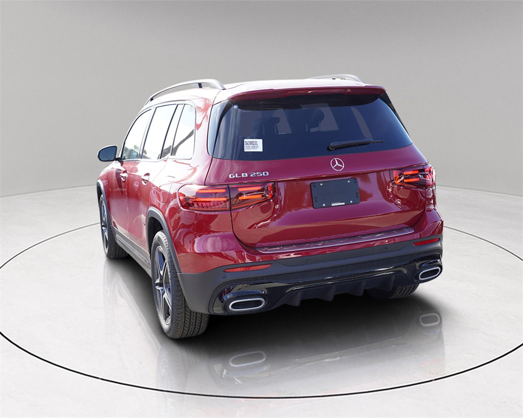 2025 Mercedes Benz GLB 250 photo 4