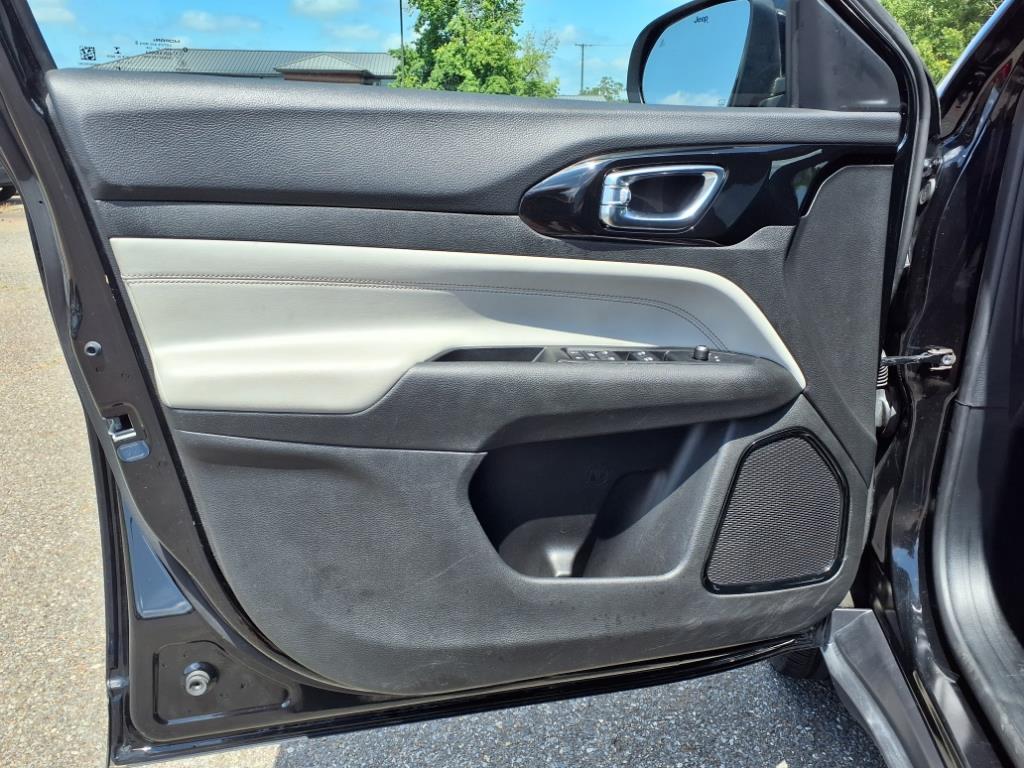 2022 Jeep Compass Limited photo 4