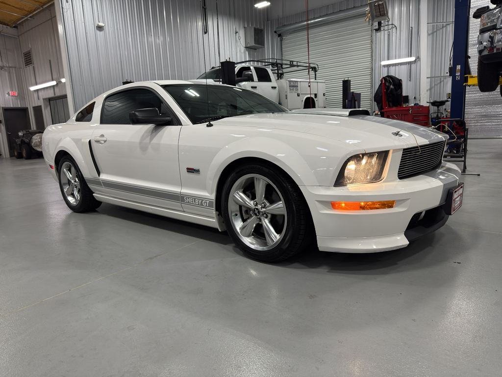 2007 Ford Mustang GT photo 9