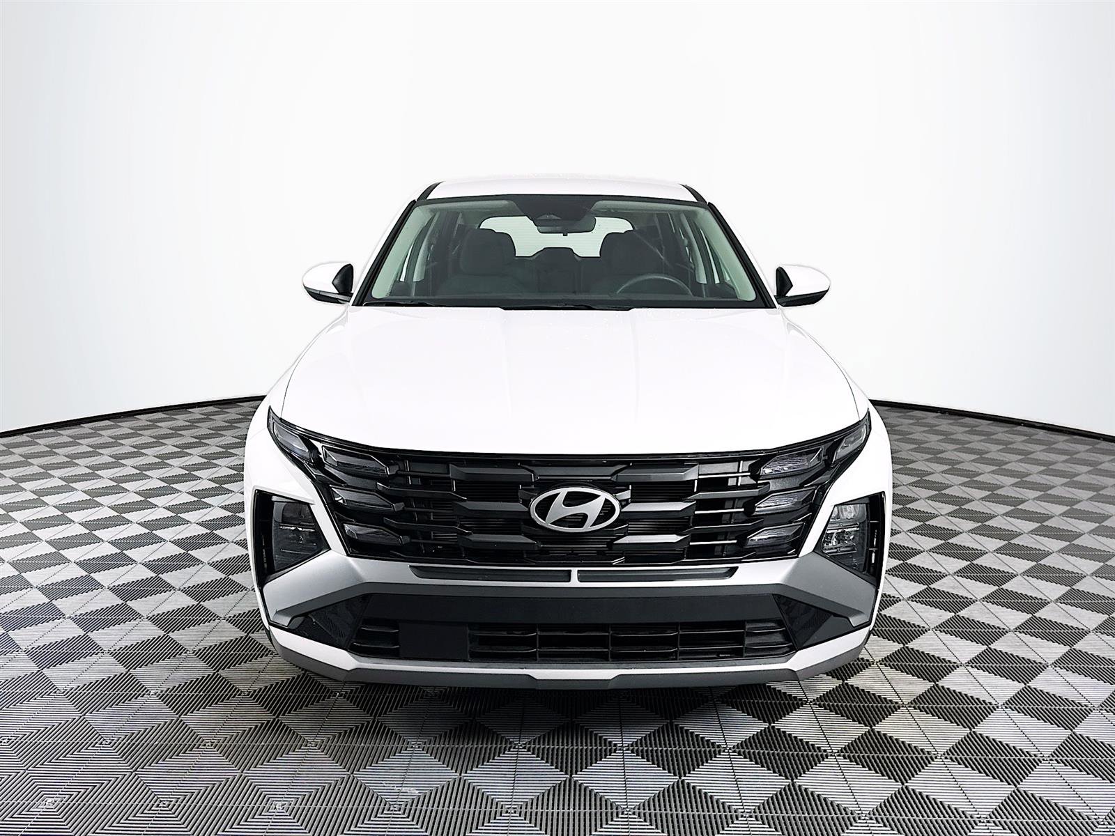 2025 Hyundai Tucson SE photo 2