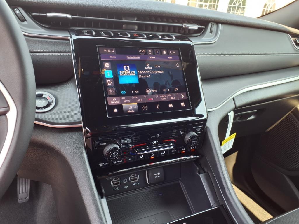 2025 Jeep Grand Cherokee Altitude X photo 3