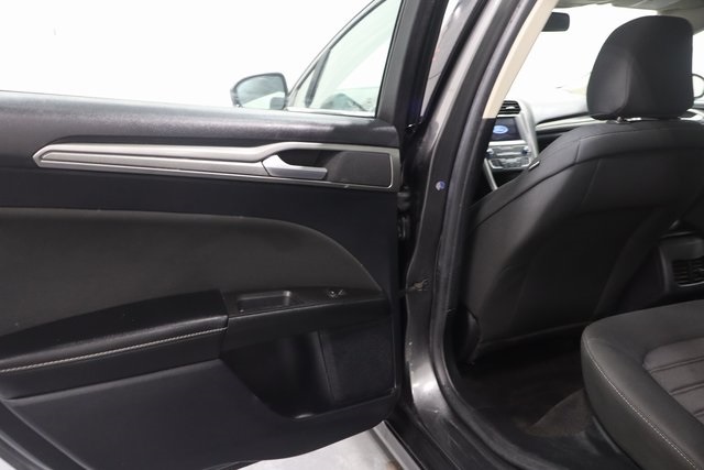 2020 Ford Fusion SE photo 12