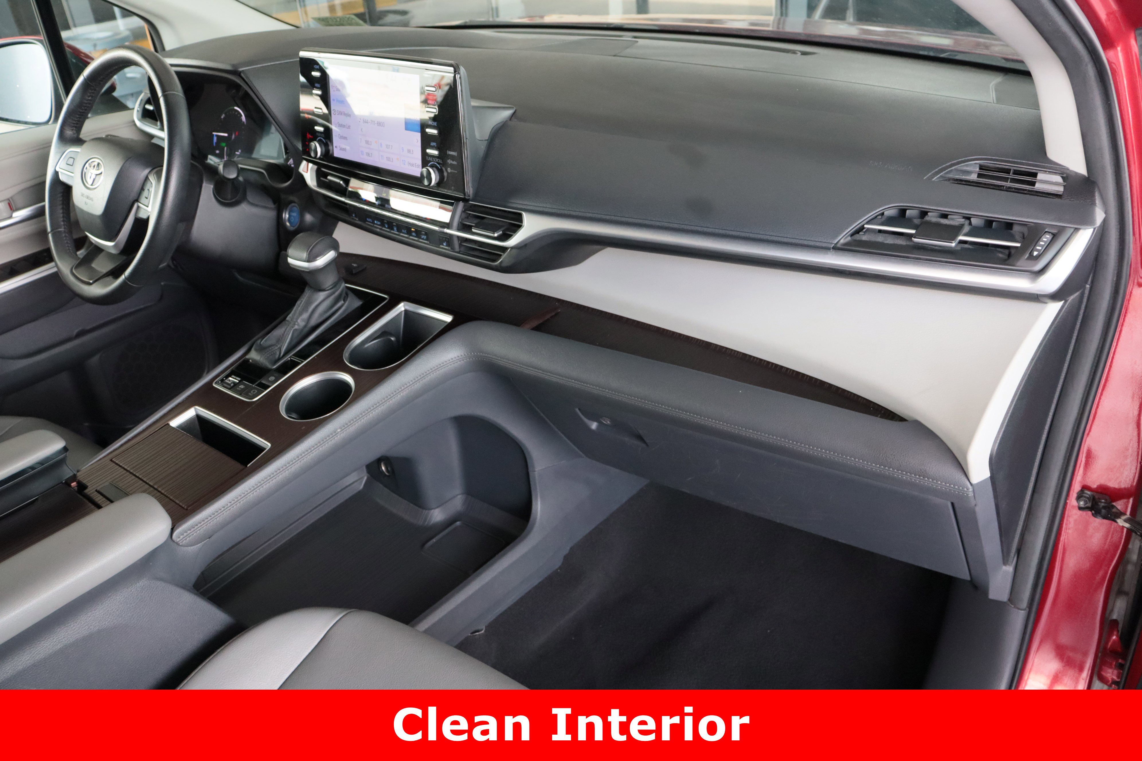 2023 Toyota Sienna XLE photo 35