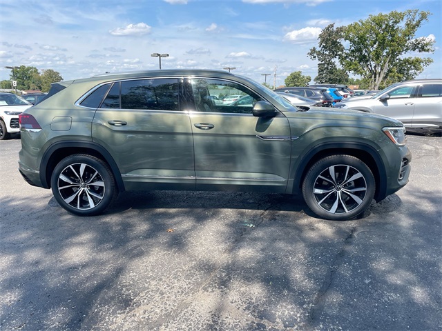 2026 Volkswagen Atlas Cross Sport SEL SE Premium R-Line photo 28