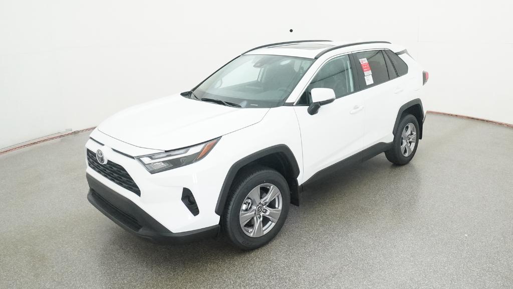 2025 Toyota RAV4 XLE's photo