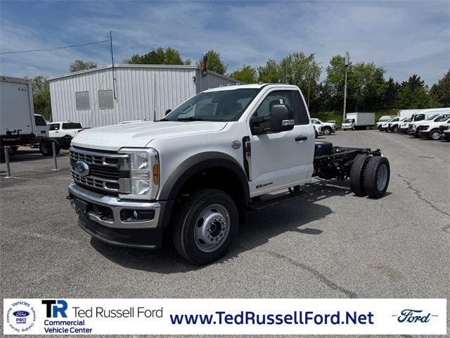 2025 Ford F-550 Super Duty Chassis Cab XL's photo