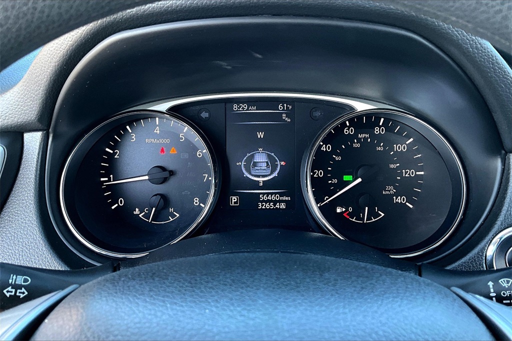 2016 Nissan Rogue SV photo 19