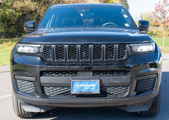 2024 Jeep Grand Cherokee Altitude photo 3