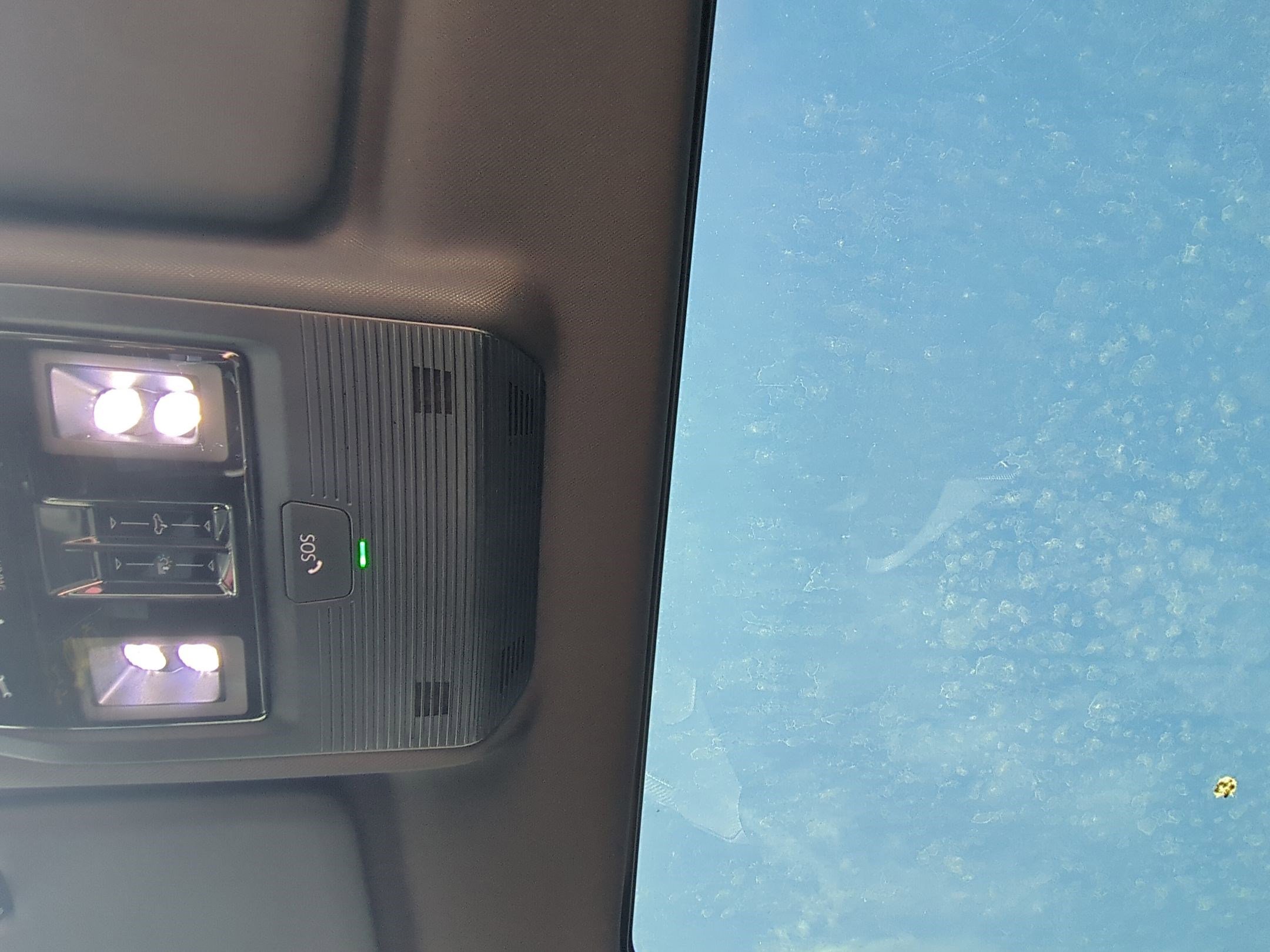2025 Volkswagen Atlas Cross Sport SE Technology photo 11