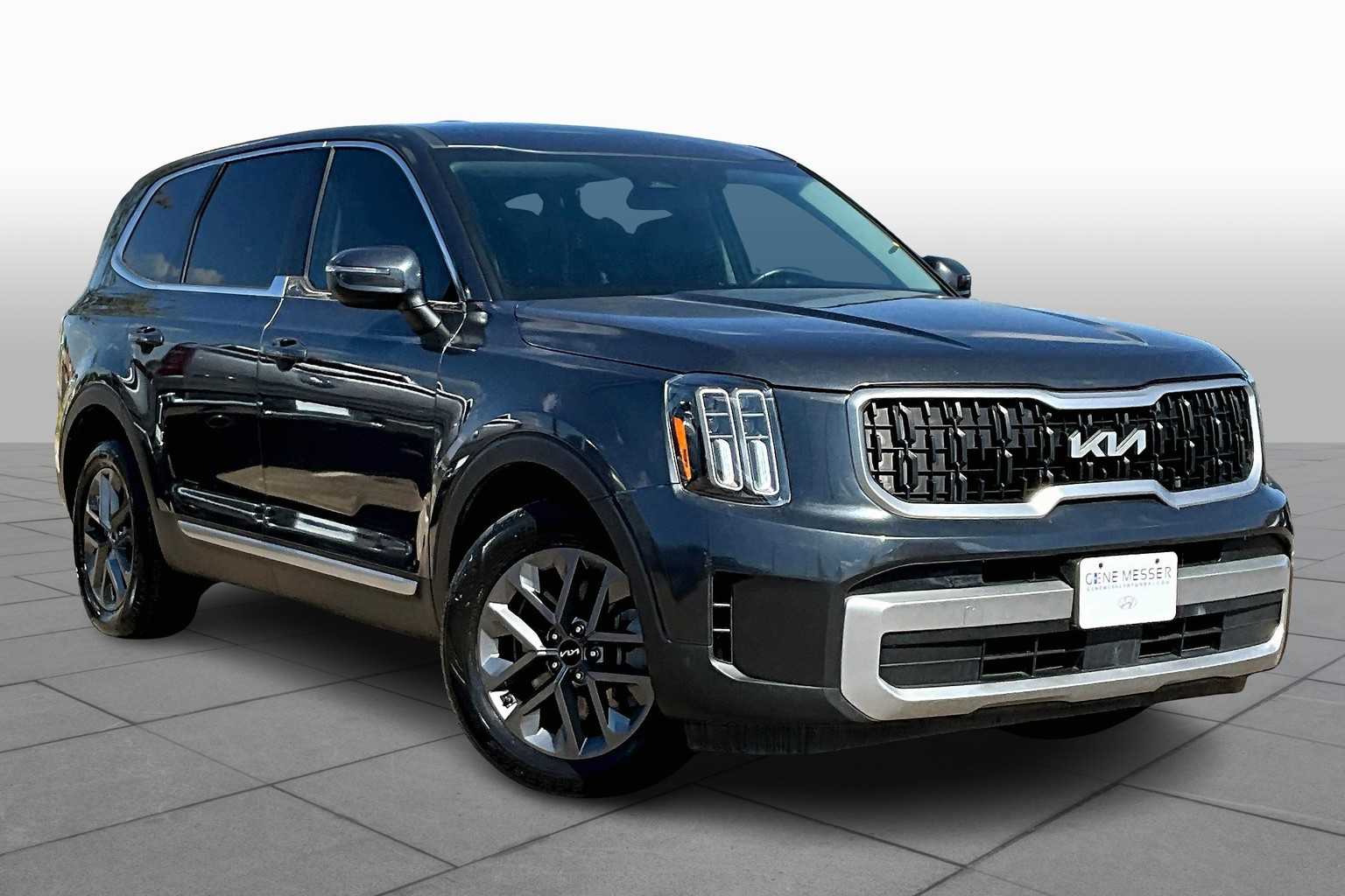 2023 Kia Telluride LX photo 2