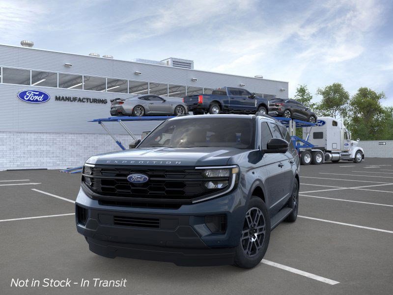 2025 Ford Expedition photo 2