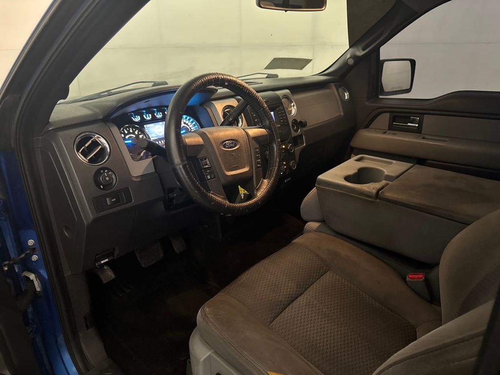 2013 Ford F-150 XLT photo 4