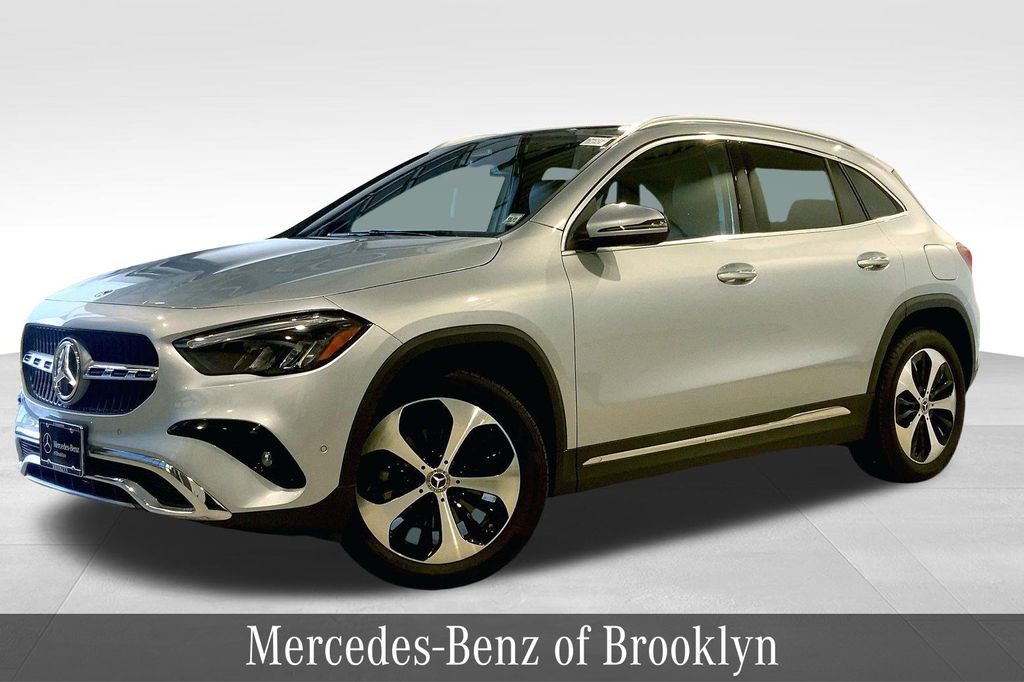 2025 Mercedes Benz GLA 250 4MATIC photo 2