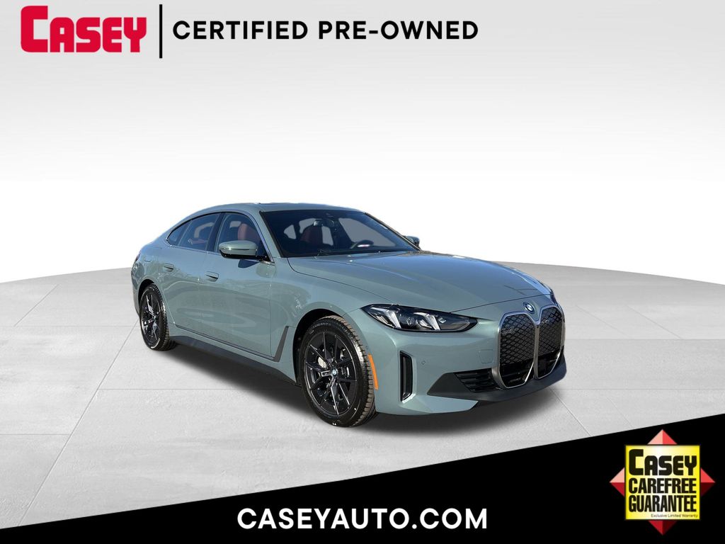 2025 BMW i4 40's photo