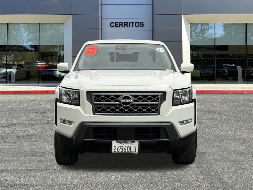 2022 Nissan Frontier SV photo 2