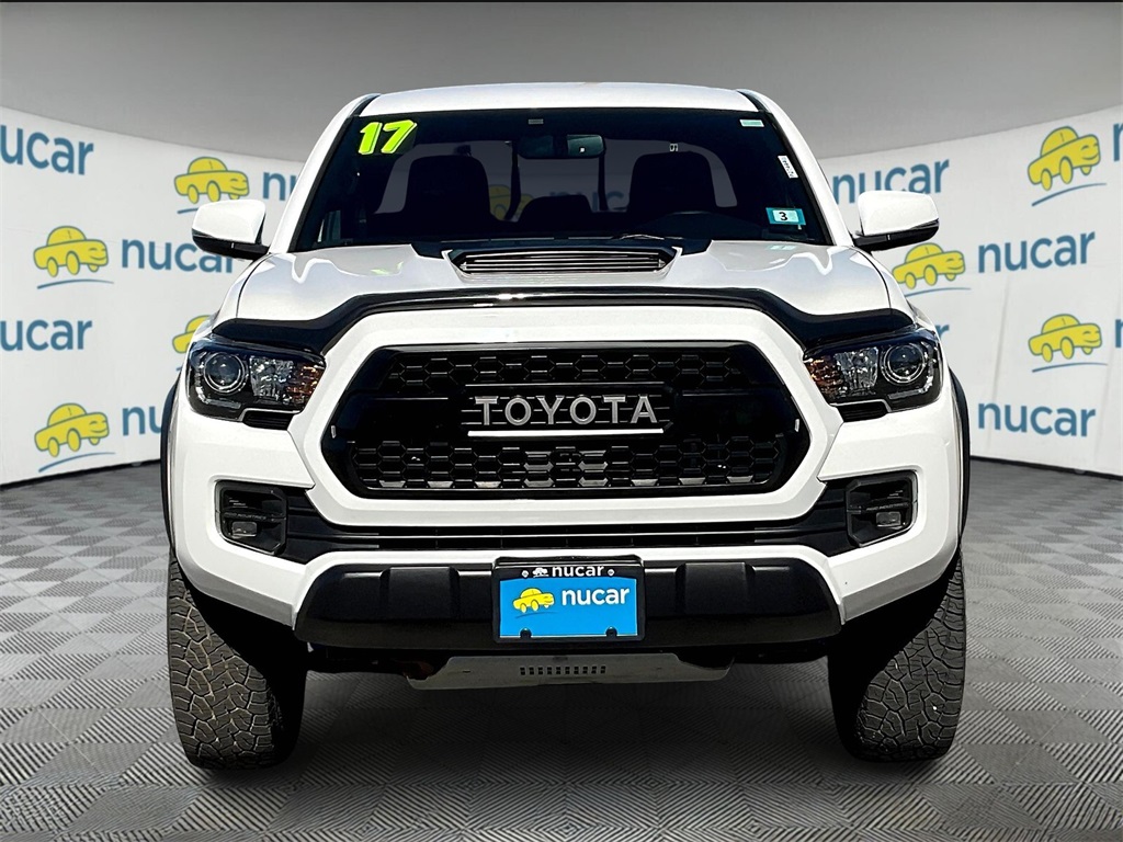 2017 Toyota Tacoma TRD Pro photo 2