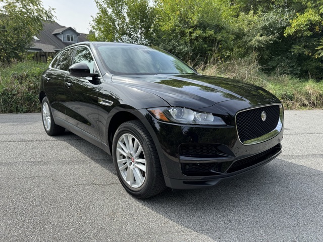 2020 Jaguar F-PACE Prestige photo 4