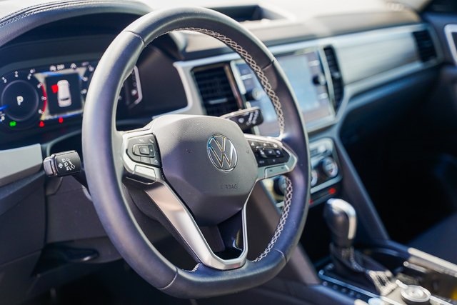 2023 Volkswagen Atlas SEL photo 8