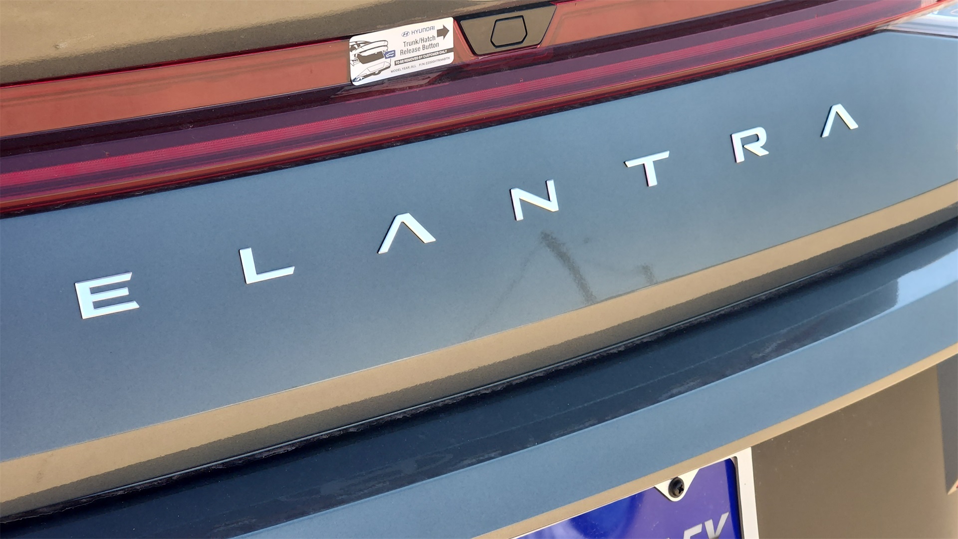 2025 Hyundai Elantra Hybrid Limited photo 11