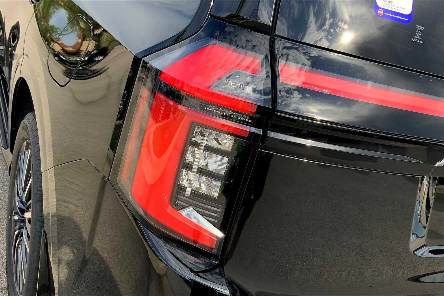 2025 Nissan Armada Platinum Reserve photo 14