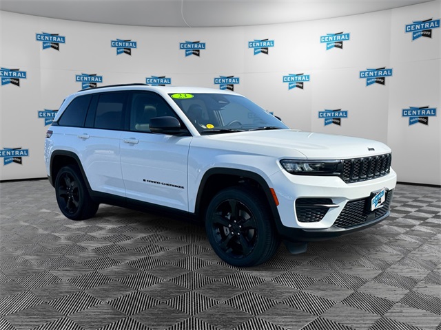 2023 Jeep Grand Cherokee Altitude photo 4