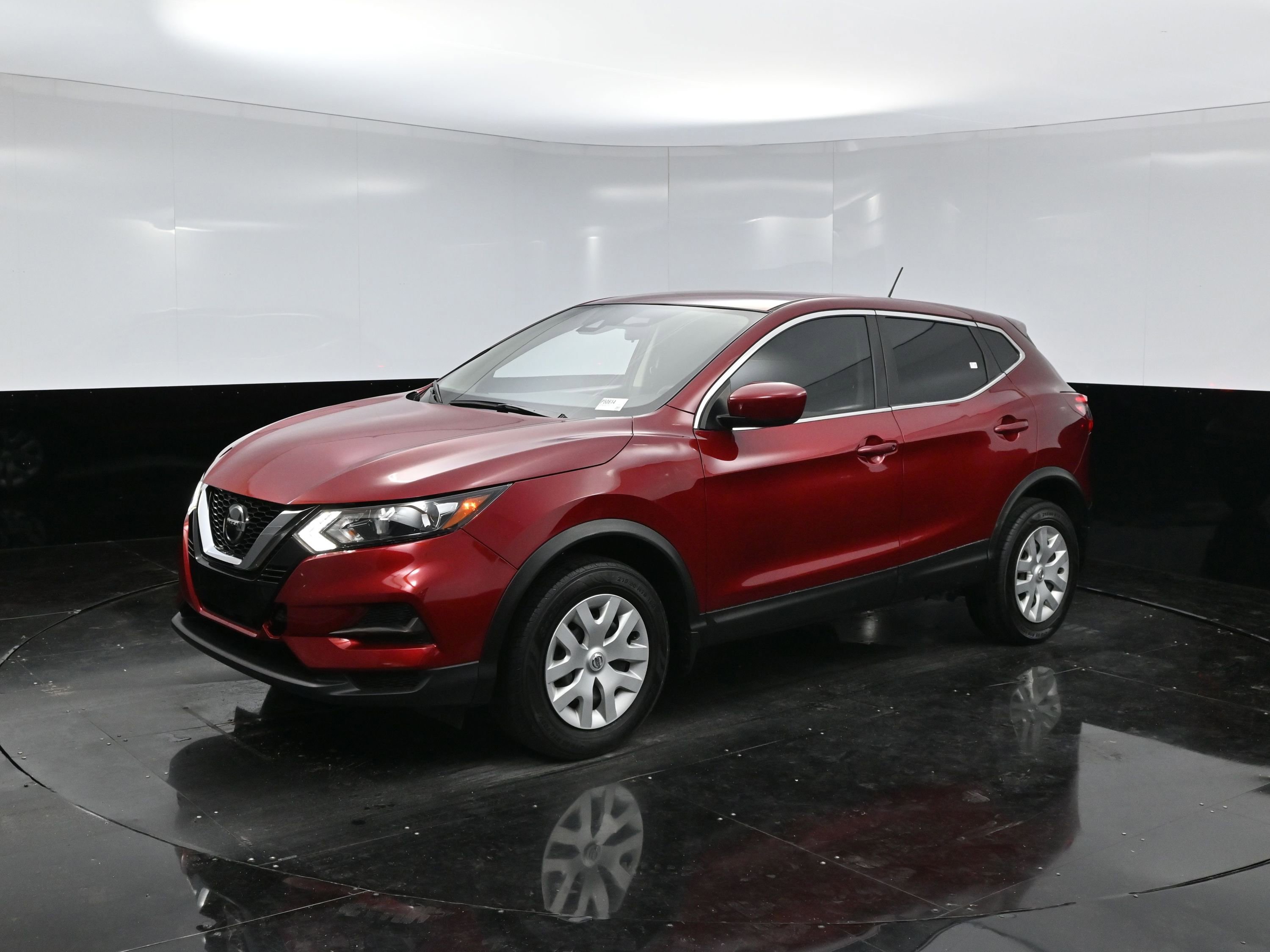 2020 Nissan Rogue Sport S photo 2