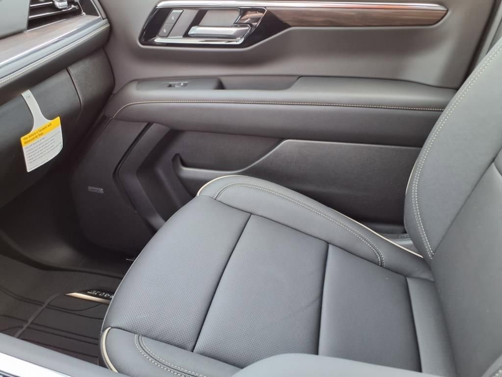2025 Chevrolet Tahoe Premier photo 27