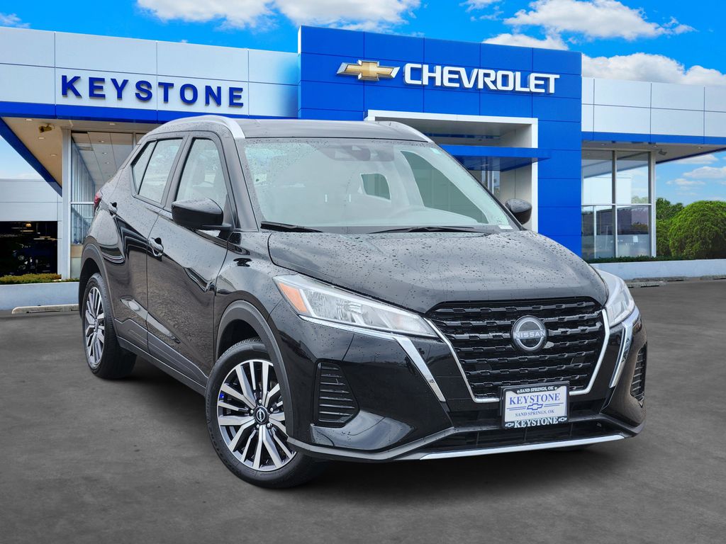 2023 Nissan Kicks SV's photo