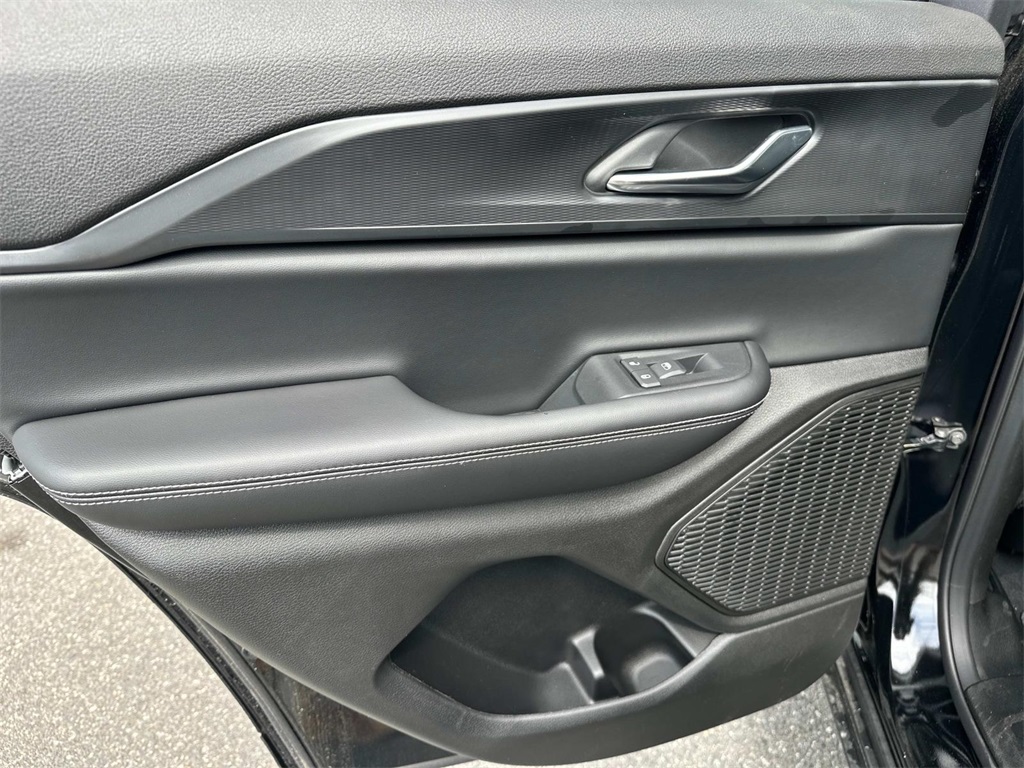 2025 Jeep Grand Cherokee Laredo photo 14