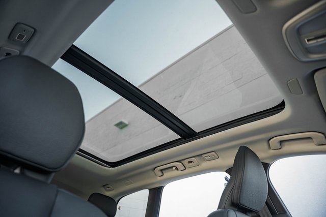 2025 Volvo XC60 Hybrid T8 Plus photo 27