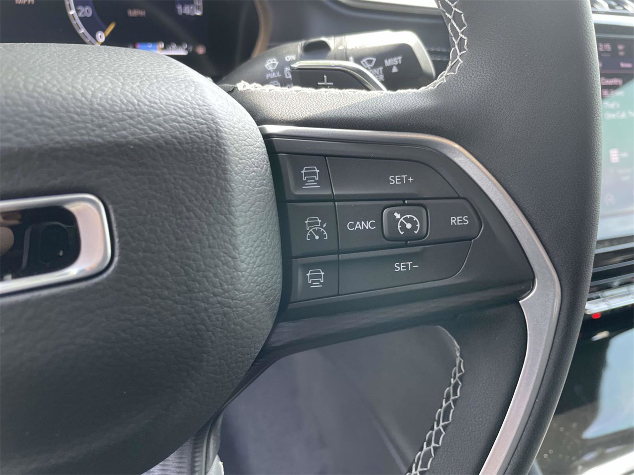 2025 Jeep Grand Cherokee Laredo photo 25