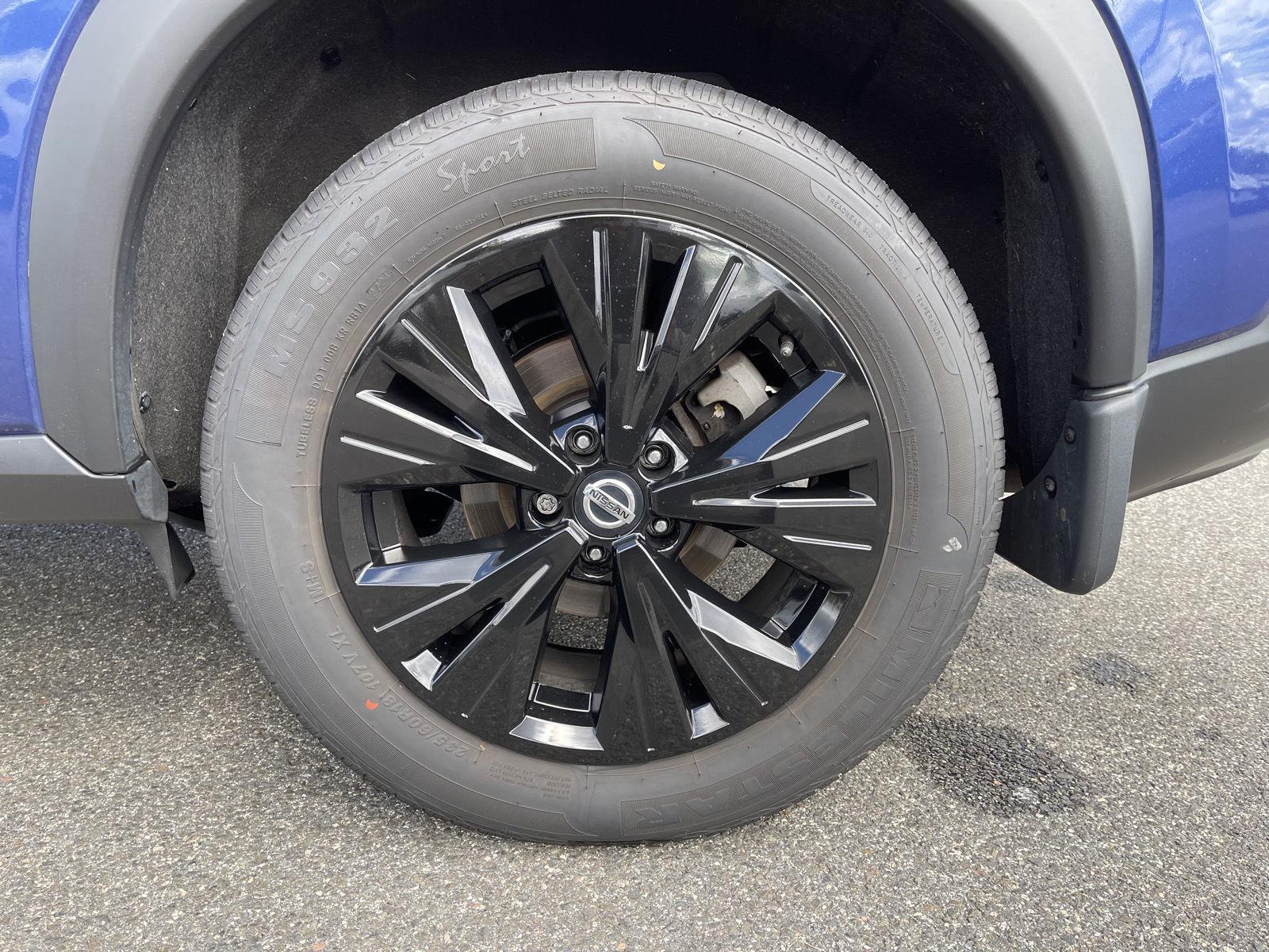 2021 Nissan Rogue SV photo 25