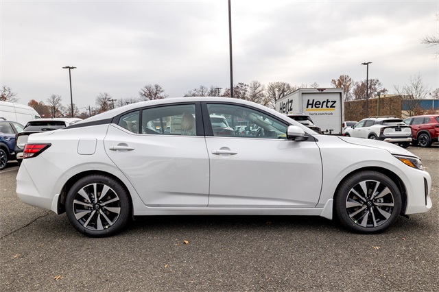 2025 Nissan Sentra SV photo 2