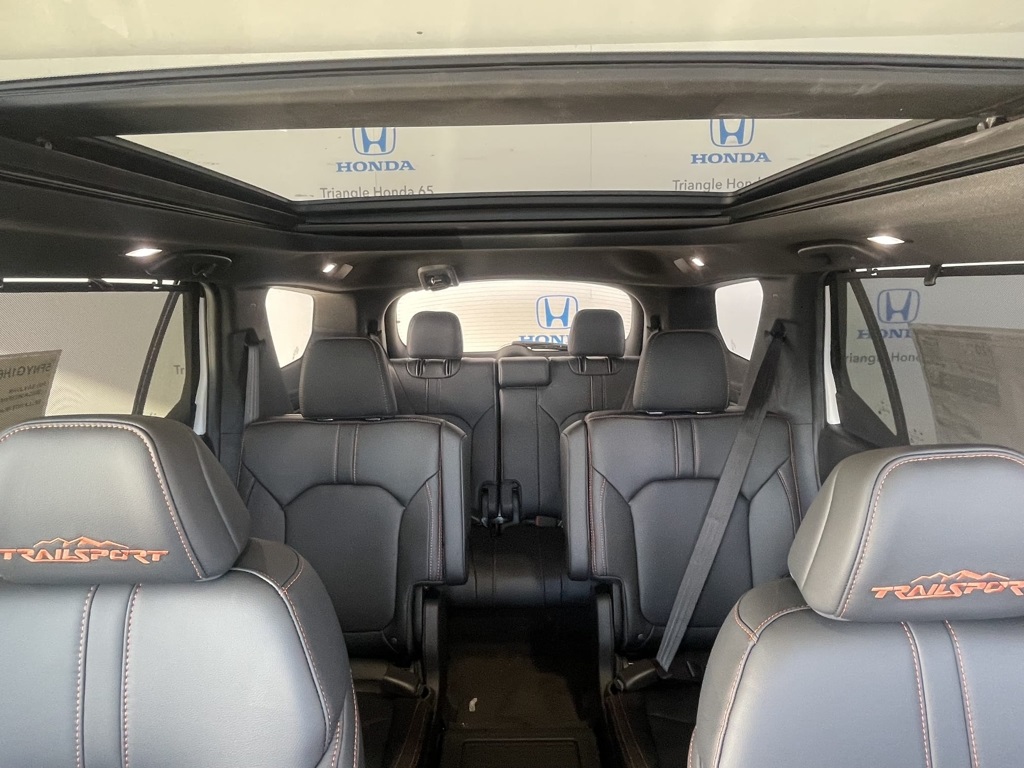 2025 Honda Pilot TrailSport photo 19